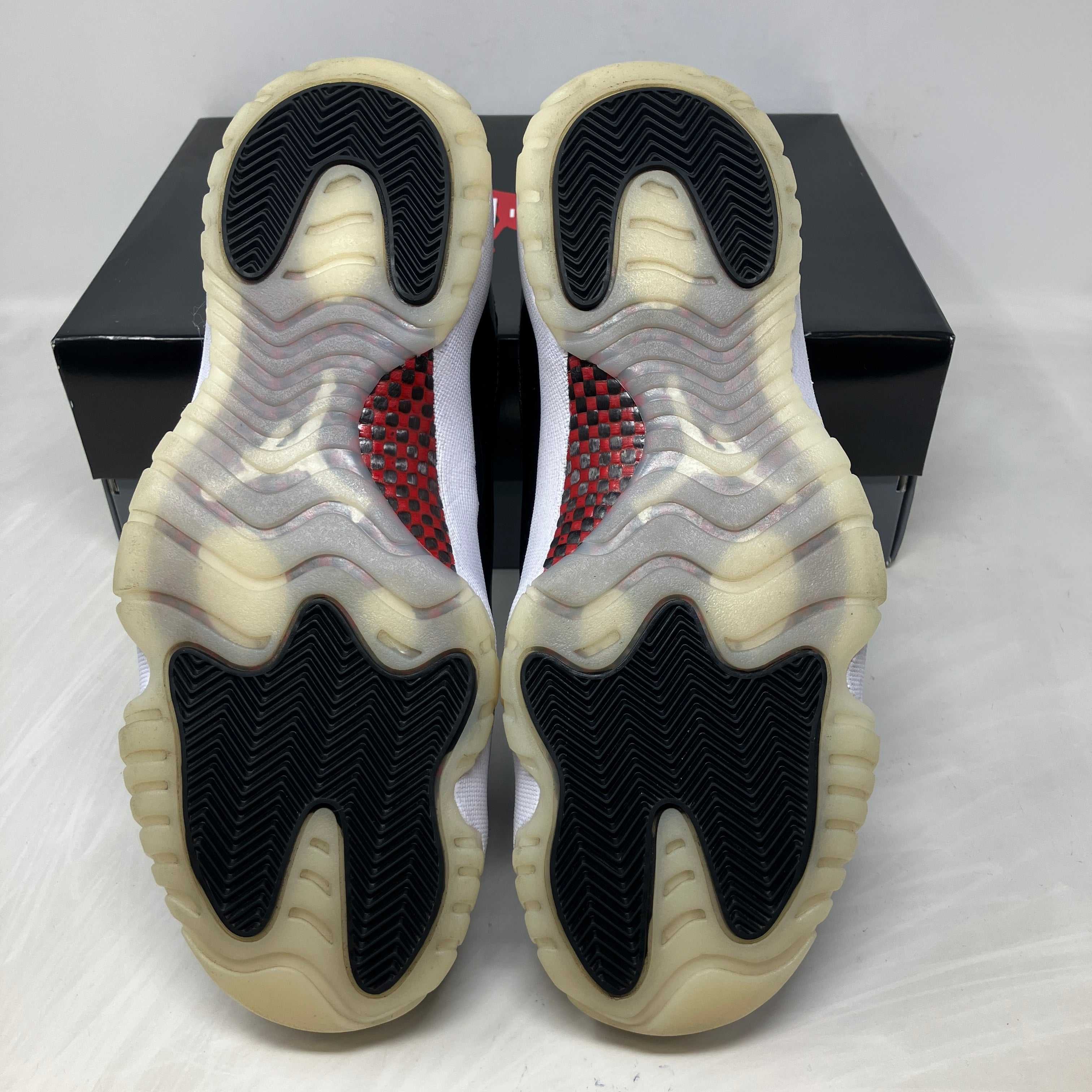 Jordan 11 Retro Low 72-10