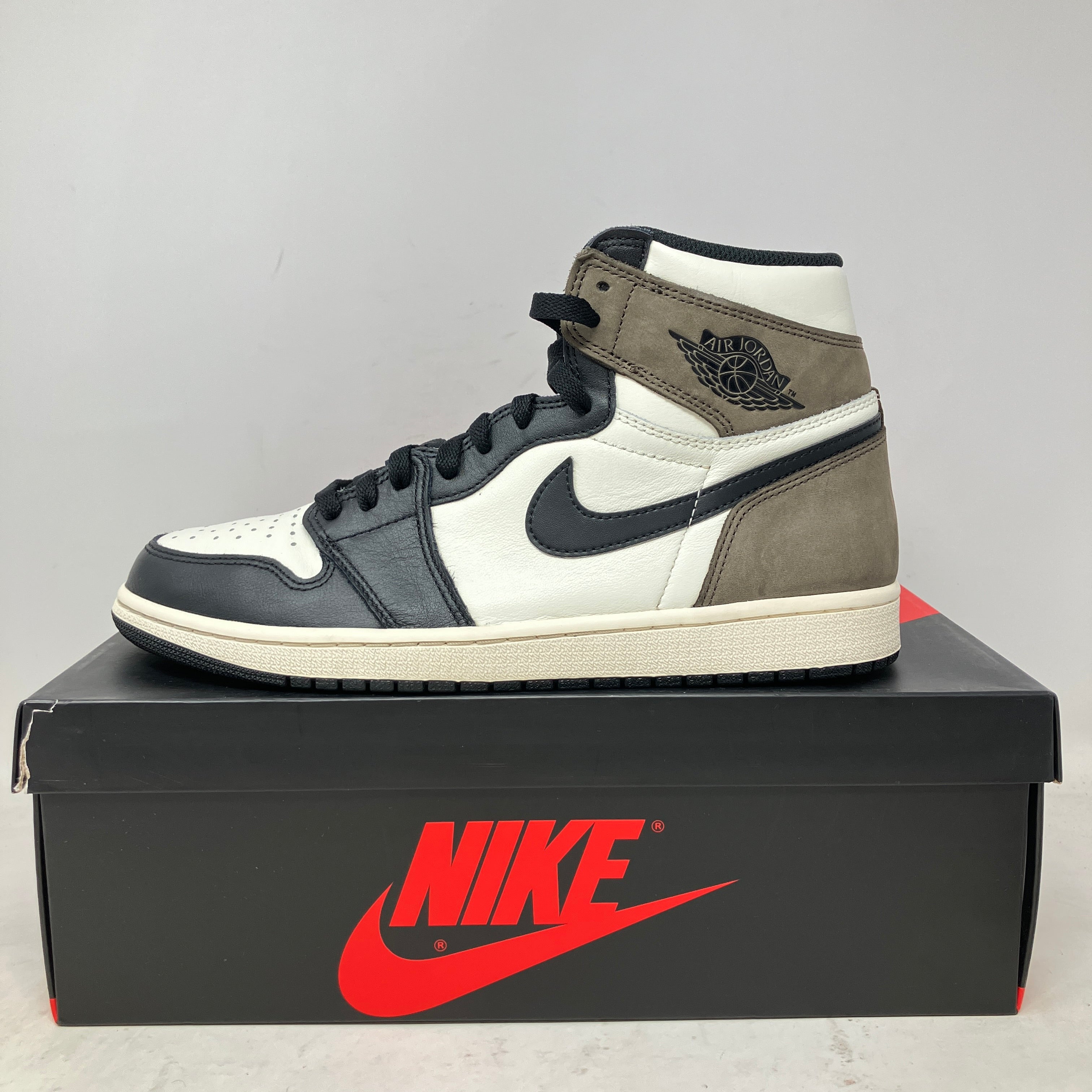 Jordan 1 Retro High Dark Mocha