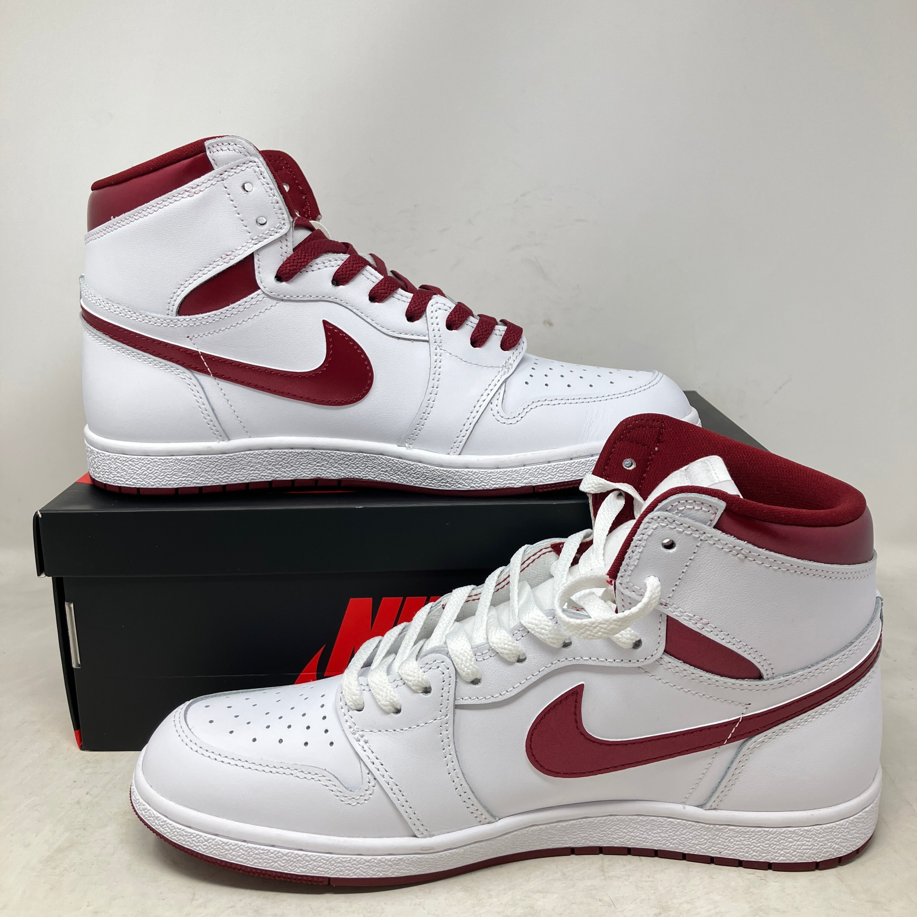 Jordan 1 Retro High '85 OG Metallic Burgundy
