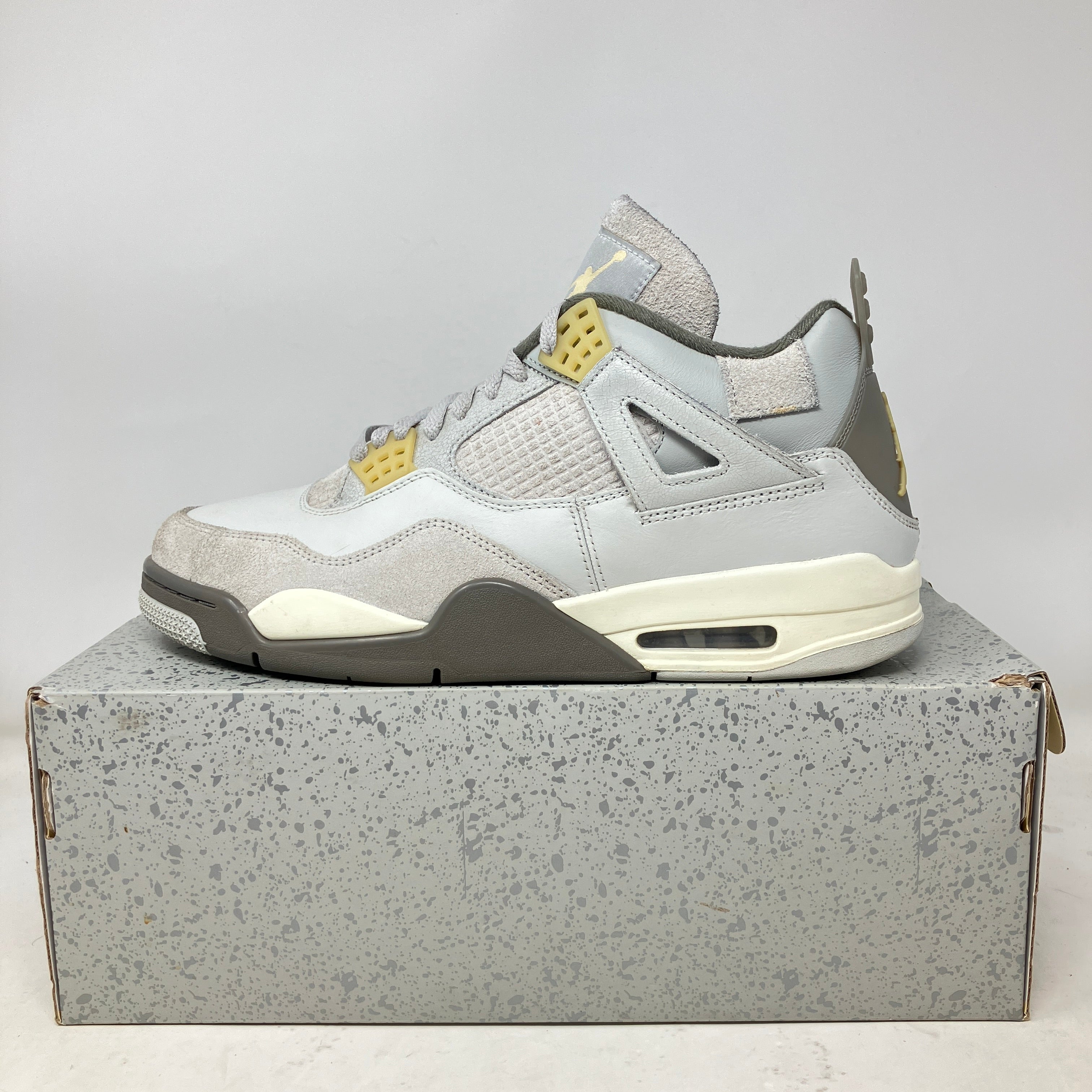 Jordan 4 Retro SE Craft Photon Dust
