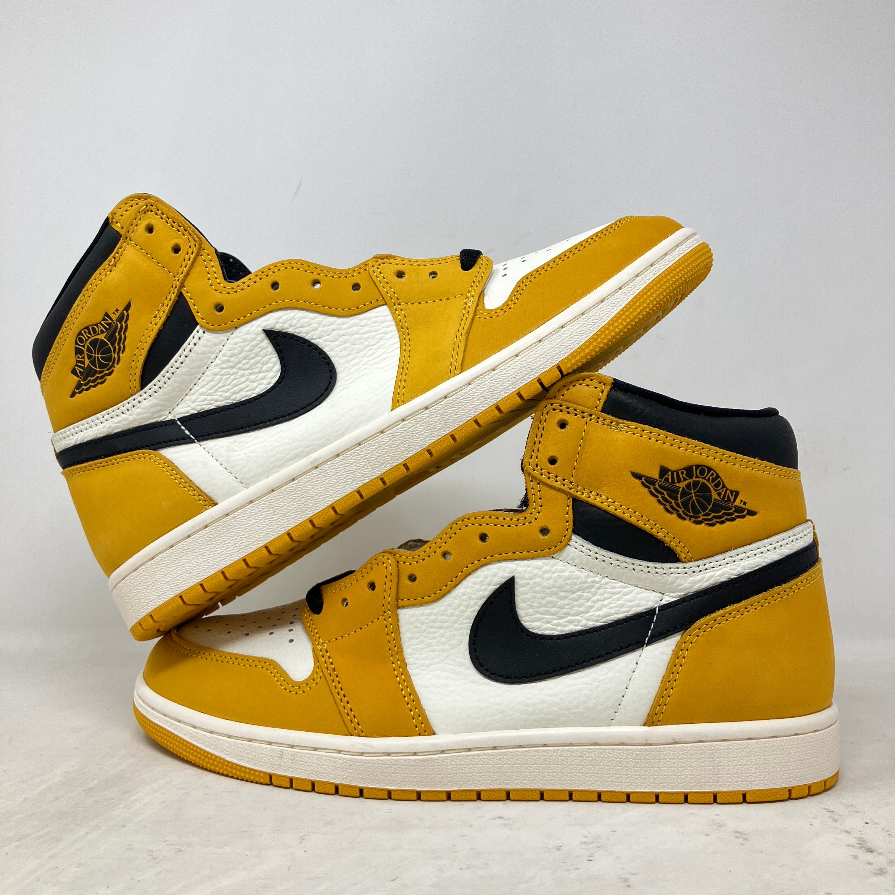Jordan 1 Retro High OG Yellow Ochre