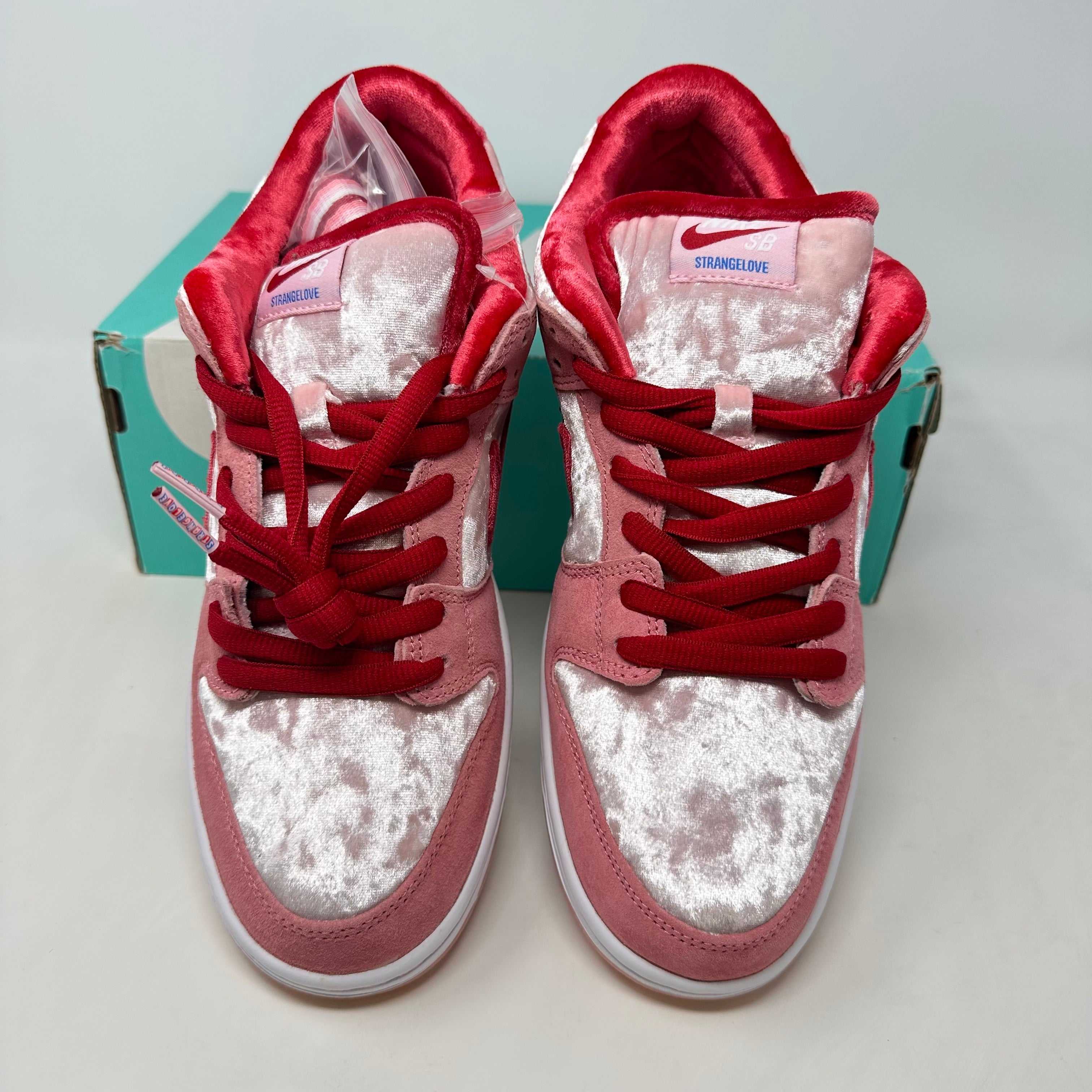 Nike SB Dunk Low StrangeLove Skateboards (Regular Box)