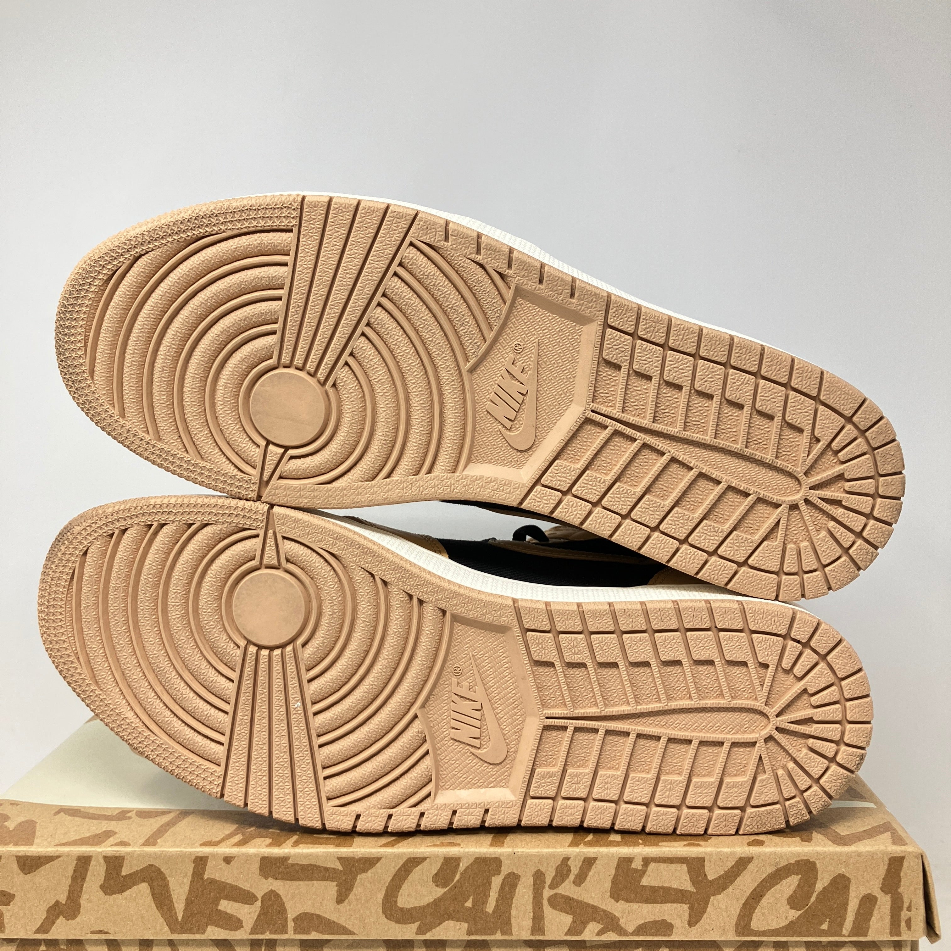 Jordan 1 Retro High OG Heirloom