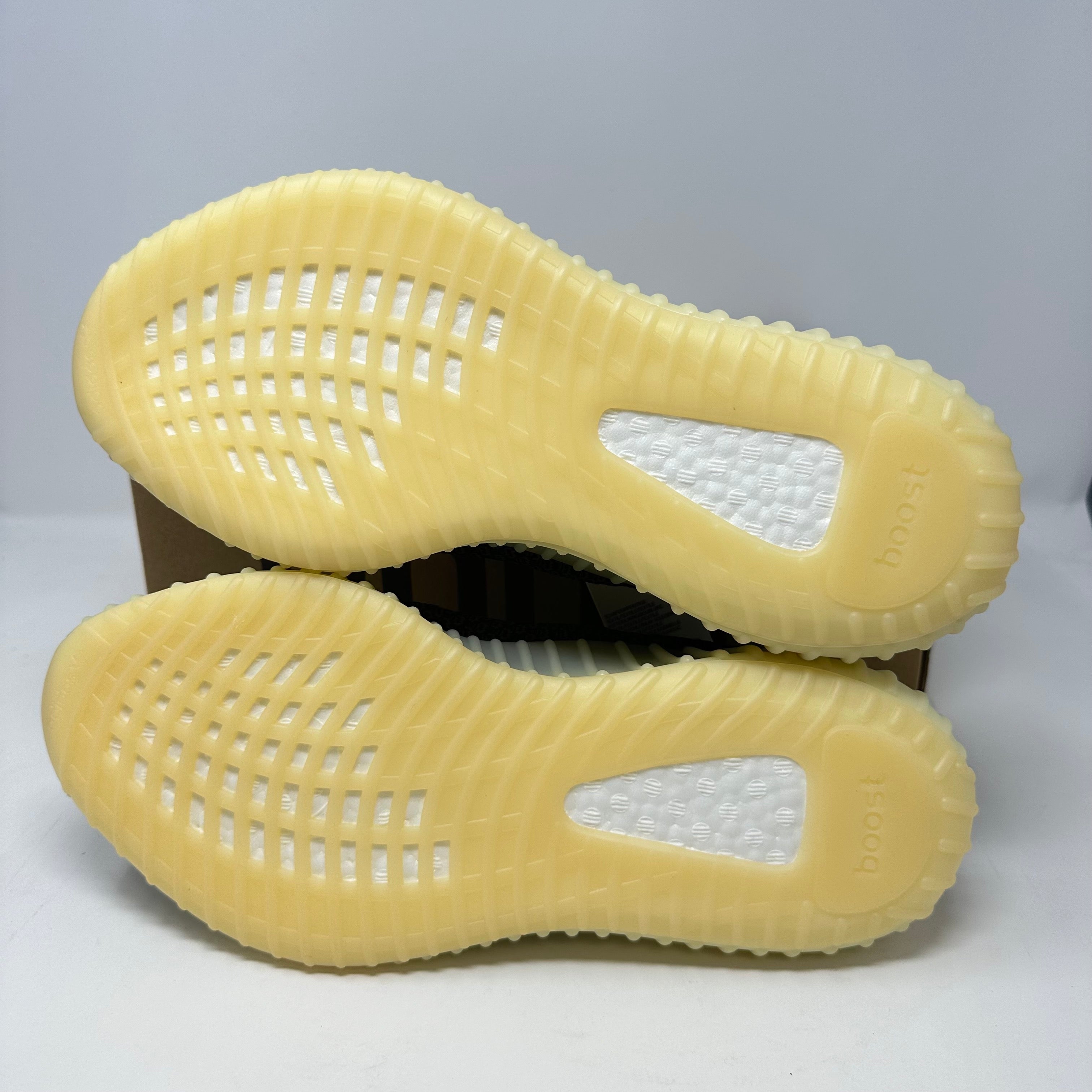 adidas Yeezy Boost 350 V2 Carbon
