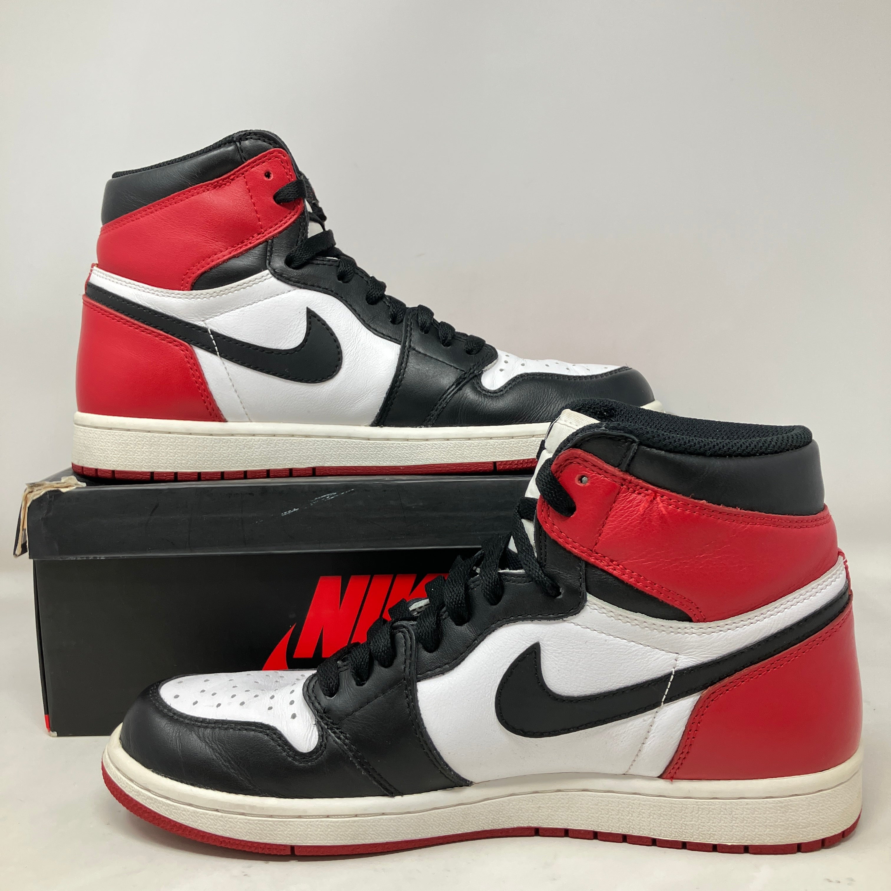 Jordan 1 Retro Black Toe (2016)
