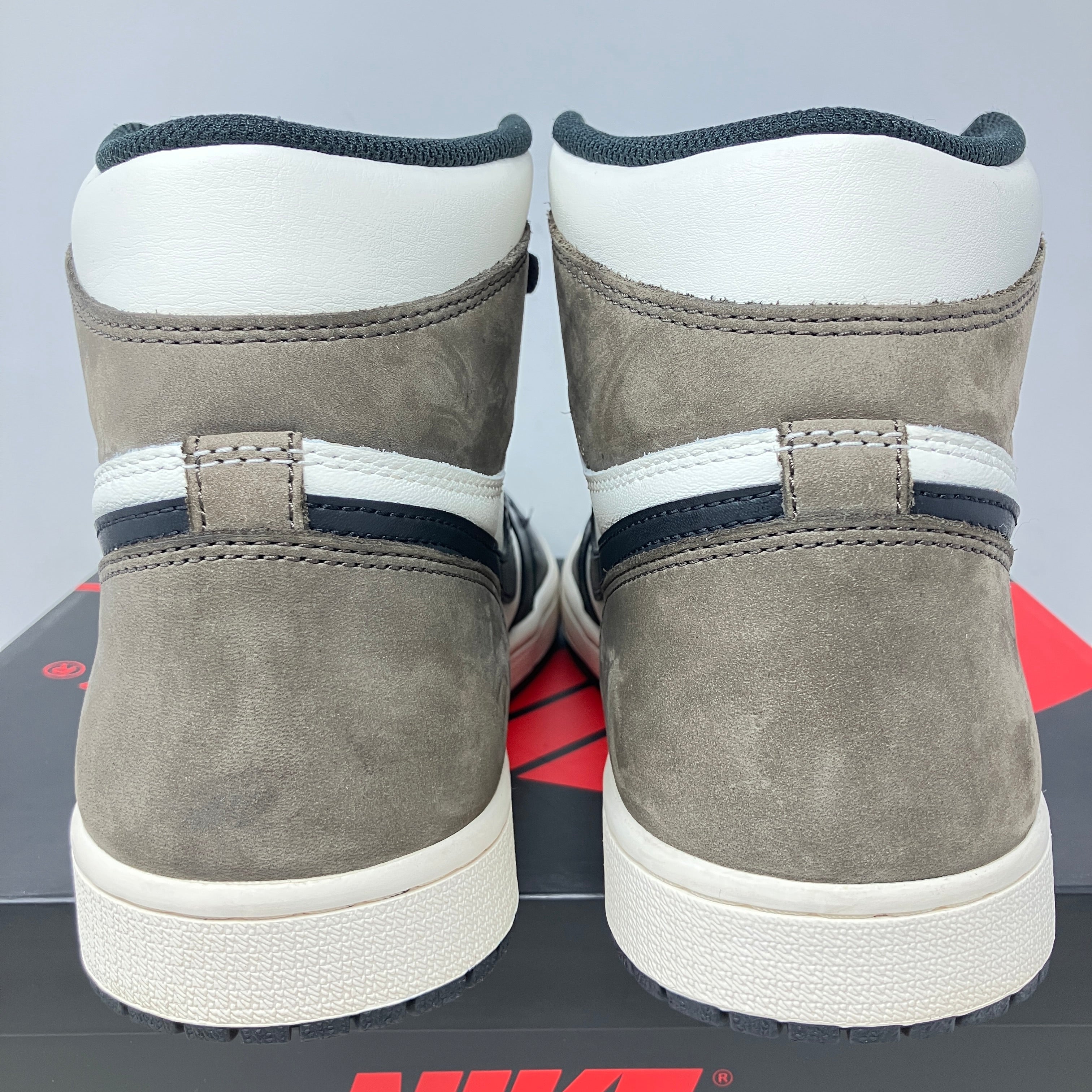Jordan 1 Retro High Dark Mocha
