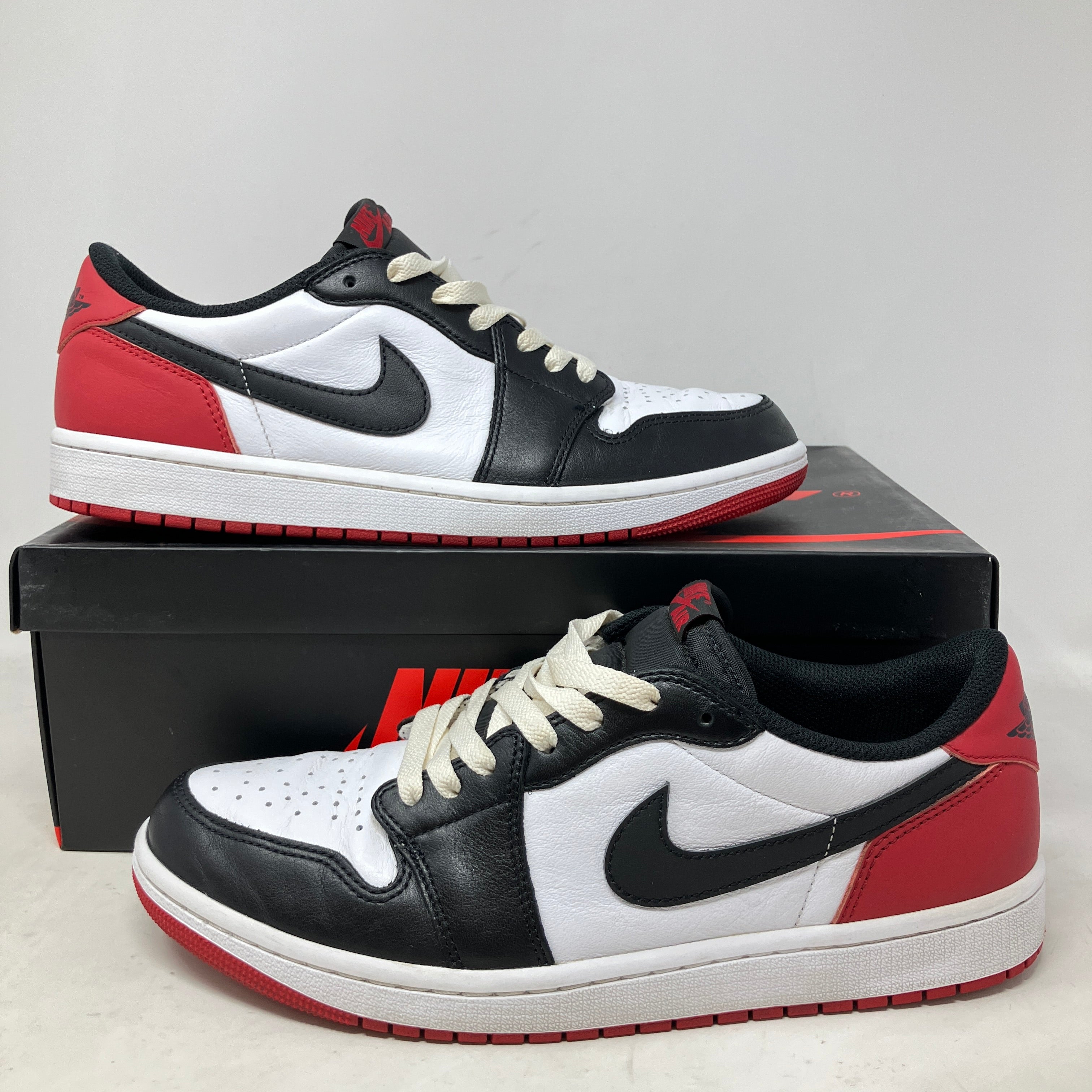 Jordan 1 Retro Low OG Black Toe (2023)