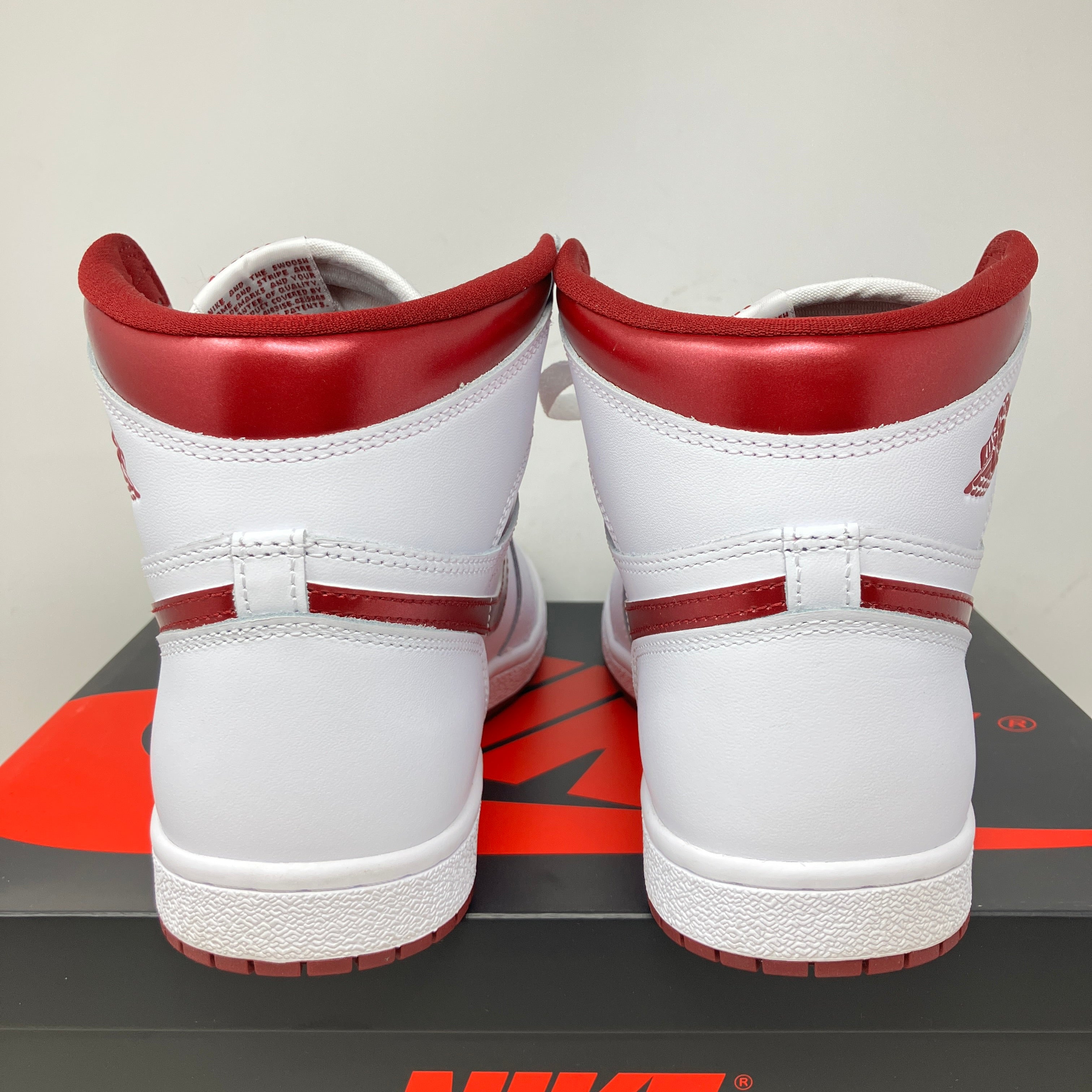 Jordan 1 Retro High '85 OG Metallic Burgundy