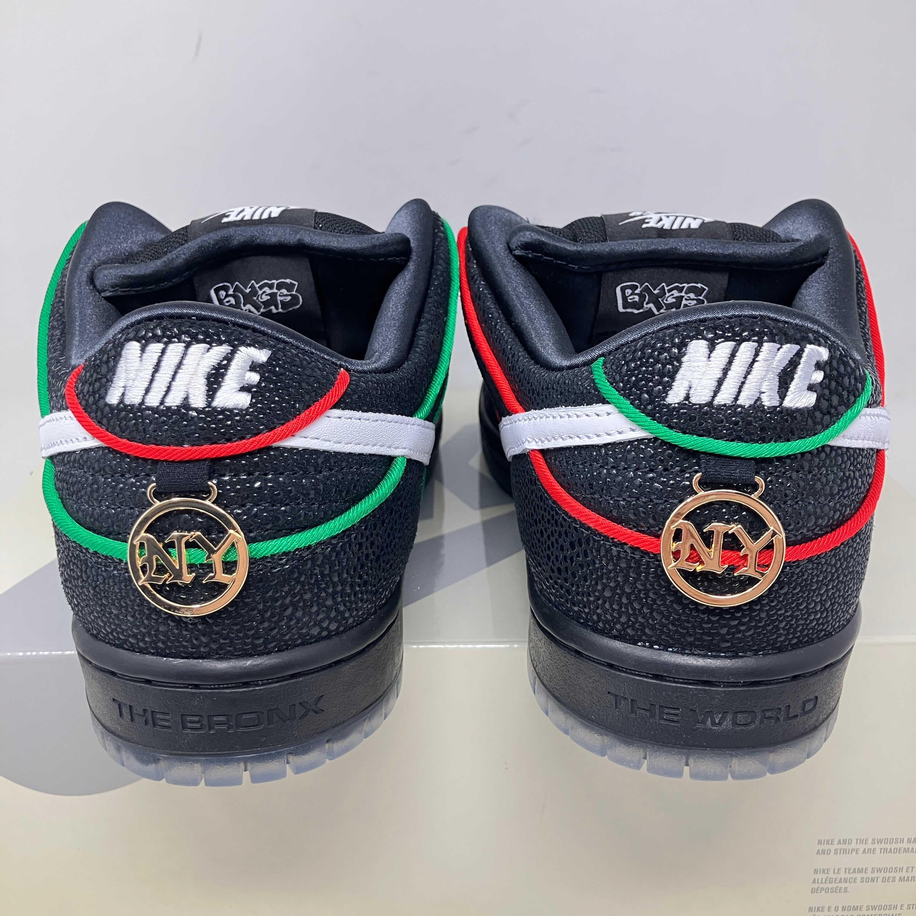 Nike SB Dunk Low Bronx Girls Skate