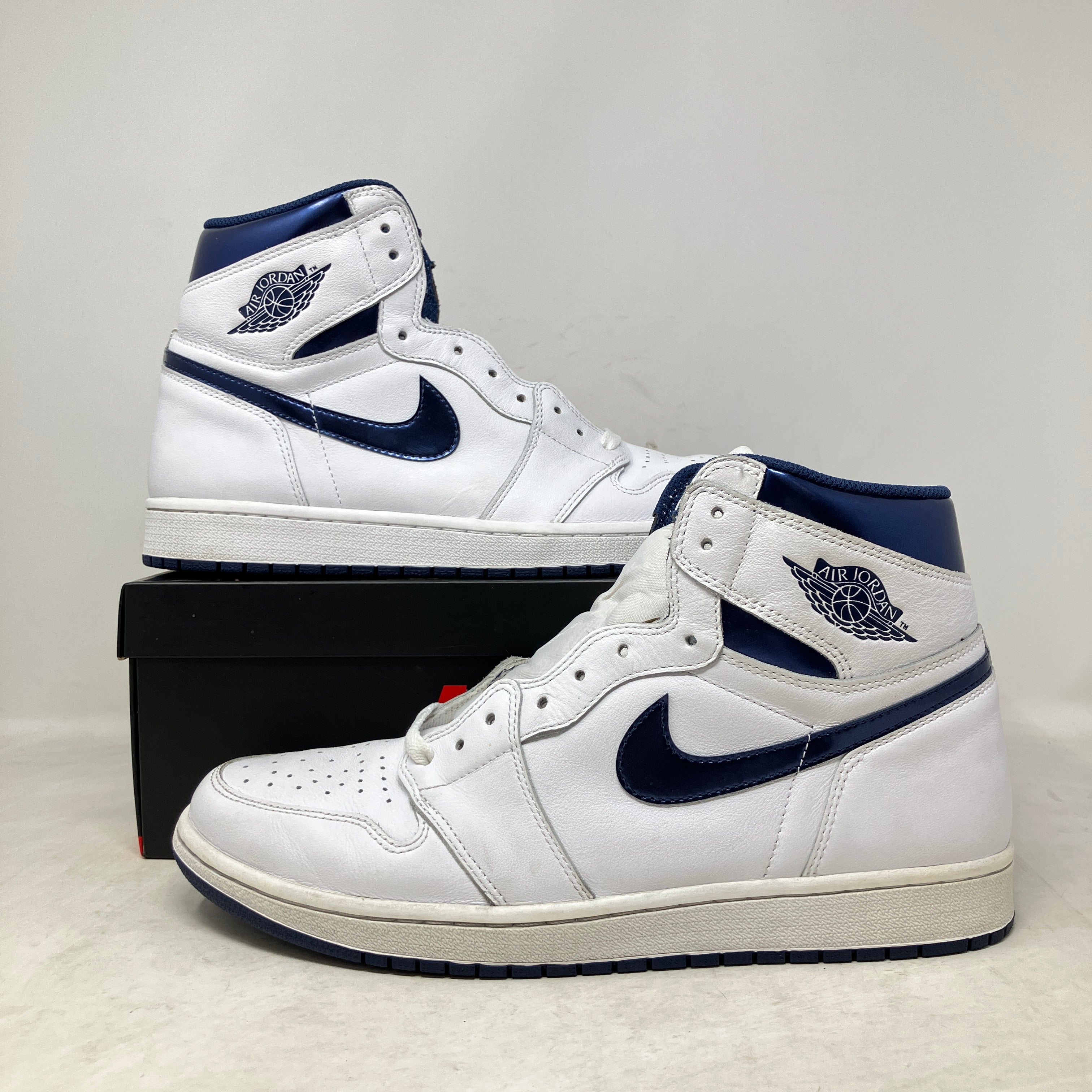 Jordan 1 Retro Metallic Navy (2016)