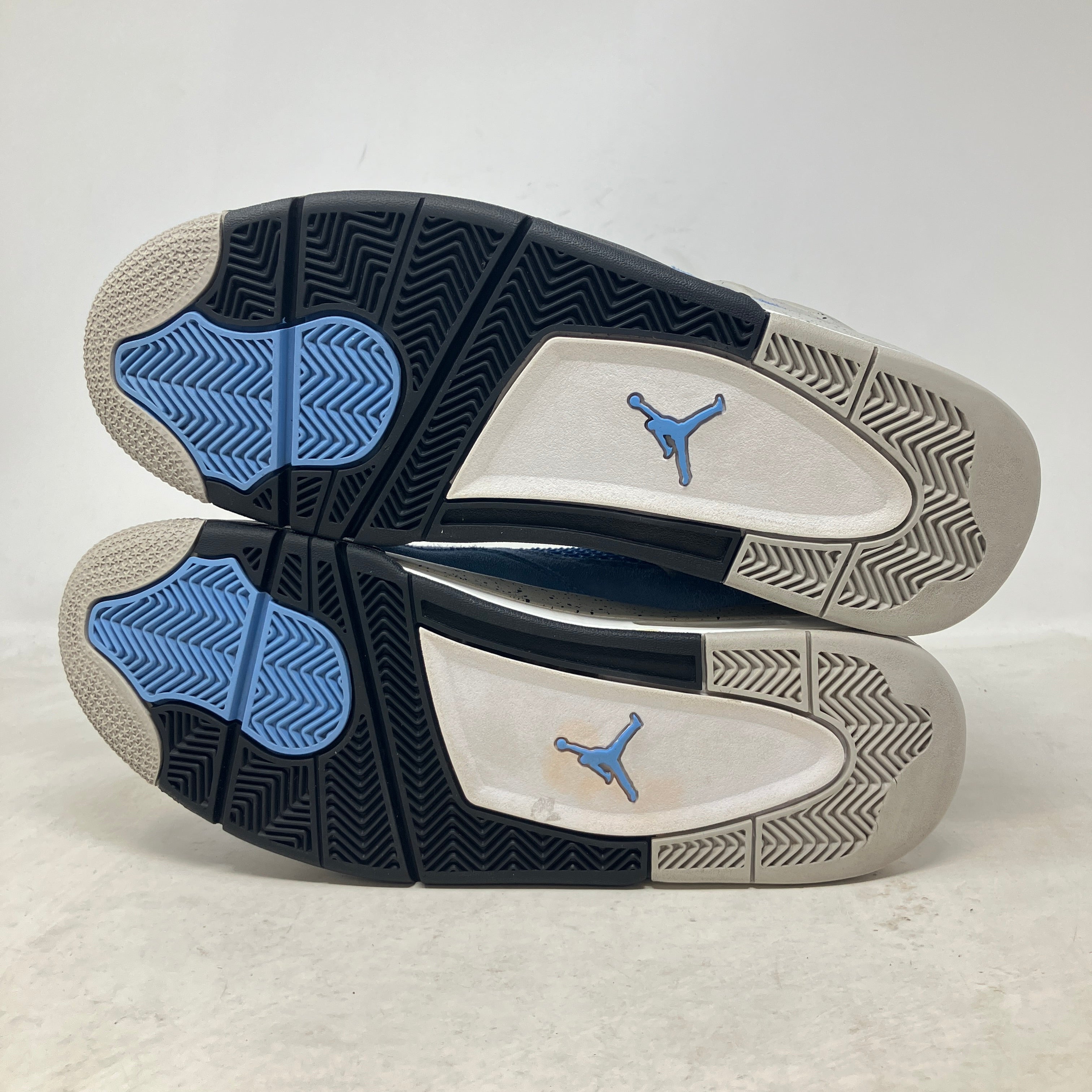 Jordan 4 Retro University Blue